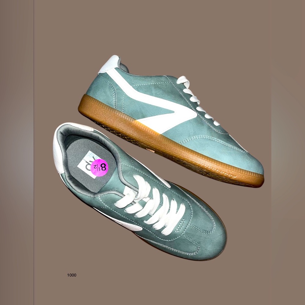 *new* DV Dolce Vita  Sneakers in Teal and White